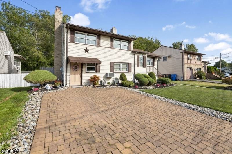 Welcome to this spacious and versatile split level home, thoughtfully designed for comfort, flexible living spaces and entertaining !