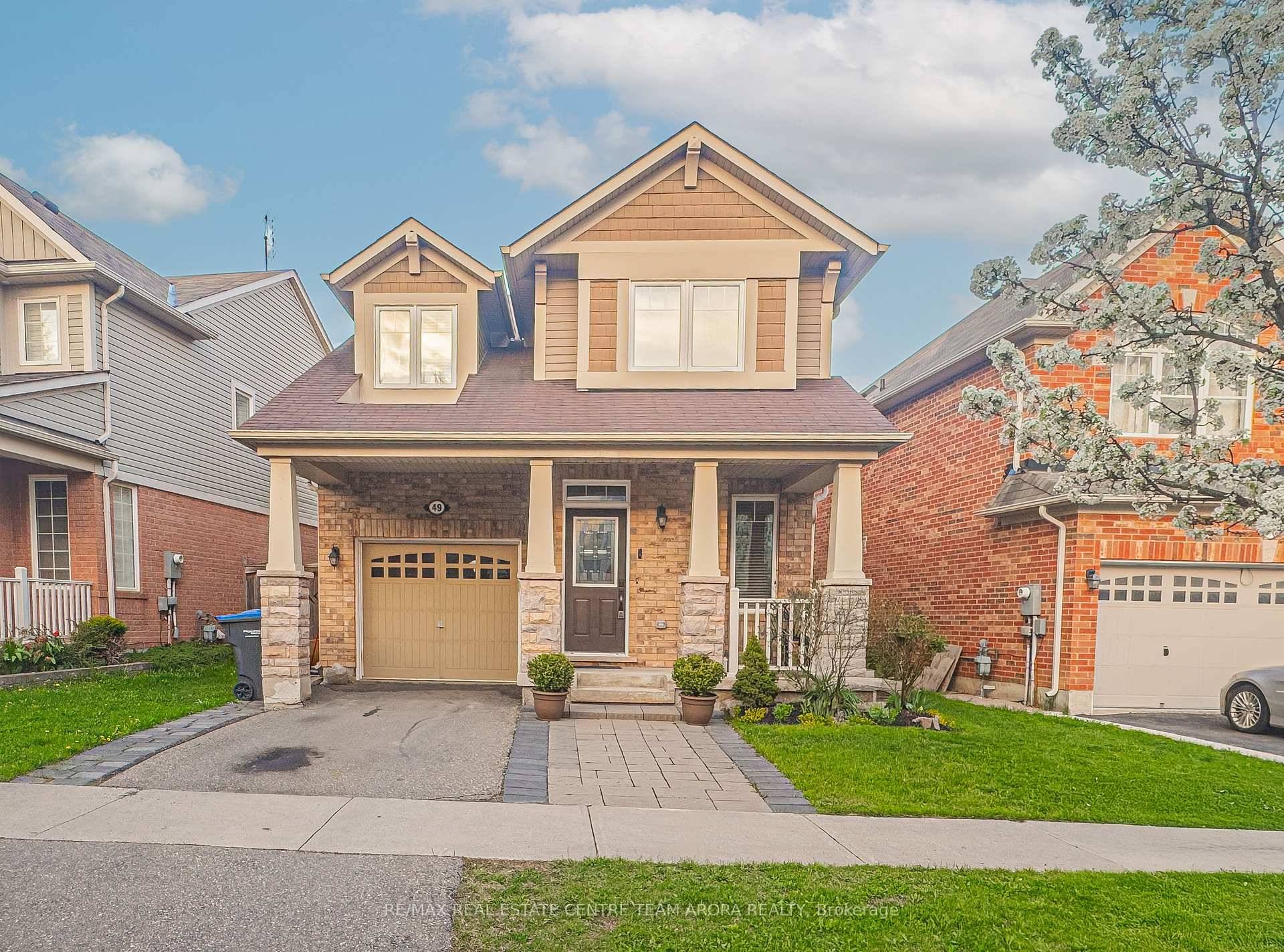 Welcome to this stunning, fully upgraded 3 2 bedroom, 4 bathroom detached home in the highly sought after Northwest Brampton community.