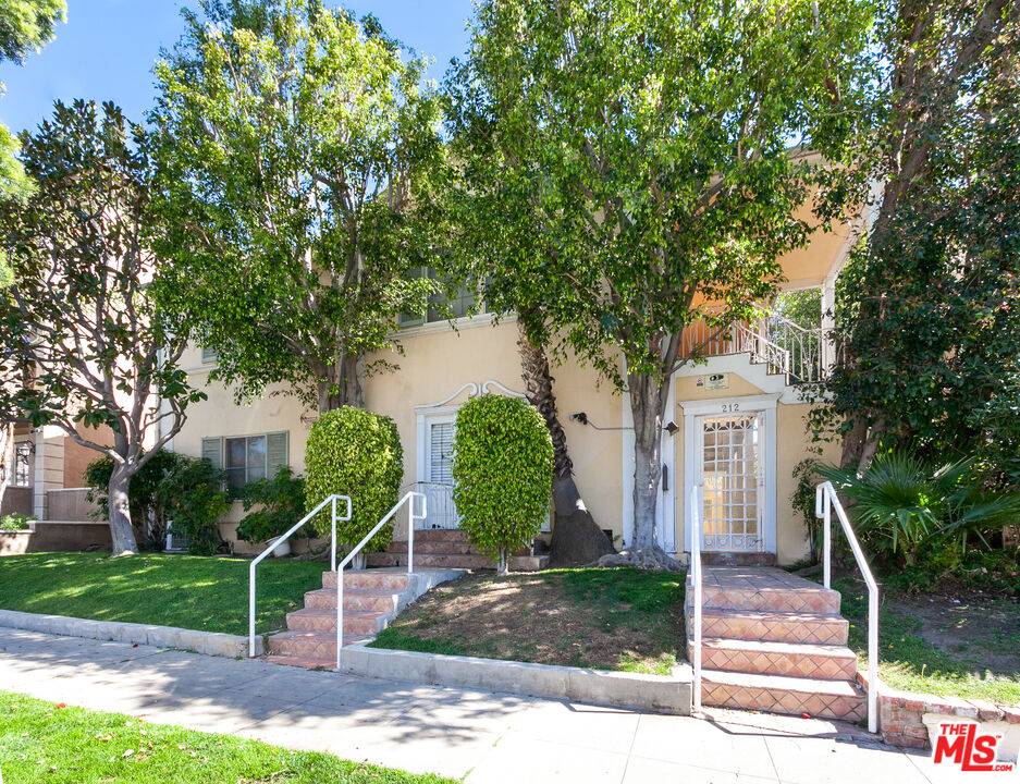 212 S LASKY DR 1BR Beverly Hills La