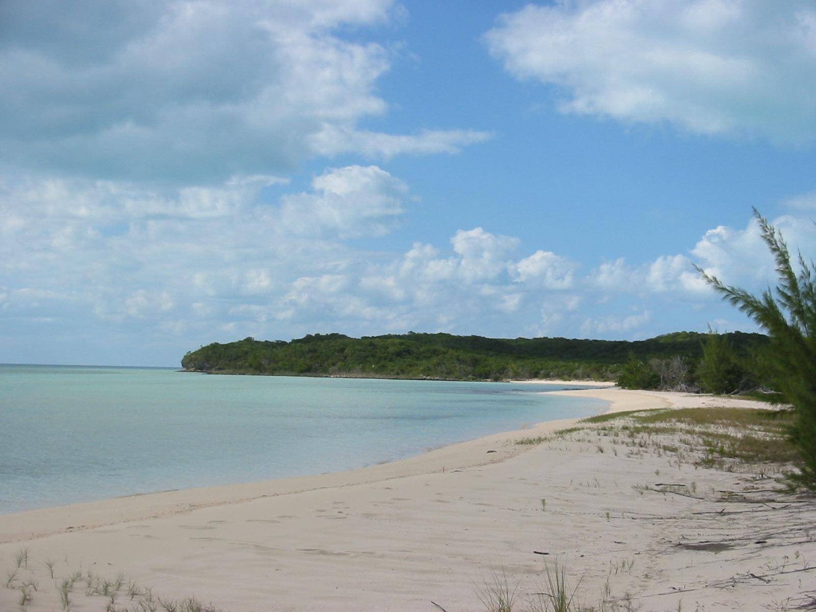 HALF MOON BAY Land Long-Island-Bahamas