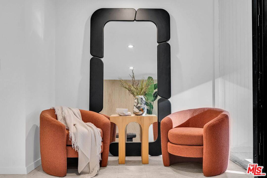 802  N Crescent Dr 5BR Beverly Hills Post Office | B.H.P.O. La