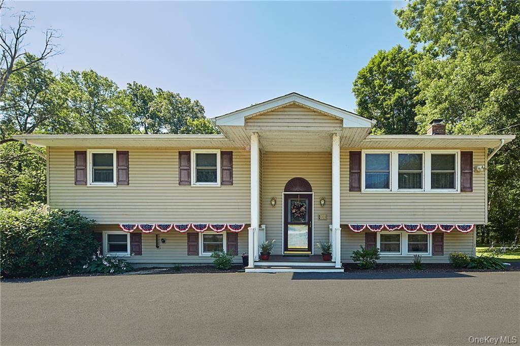 Welcome to 19 Billy Ave, a beautiful bi level home in Washingtonville, NY.