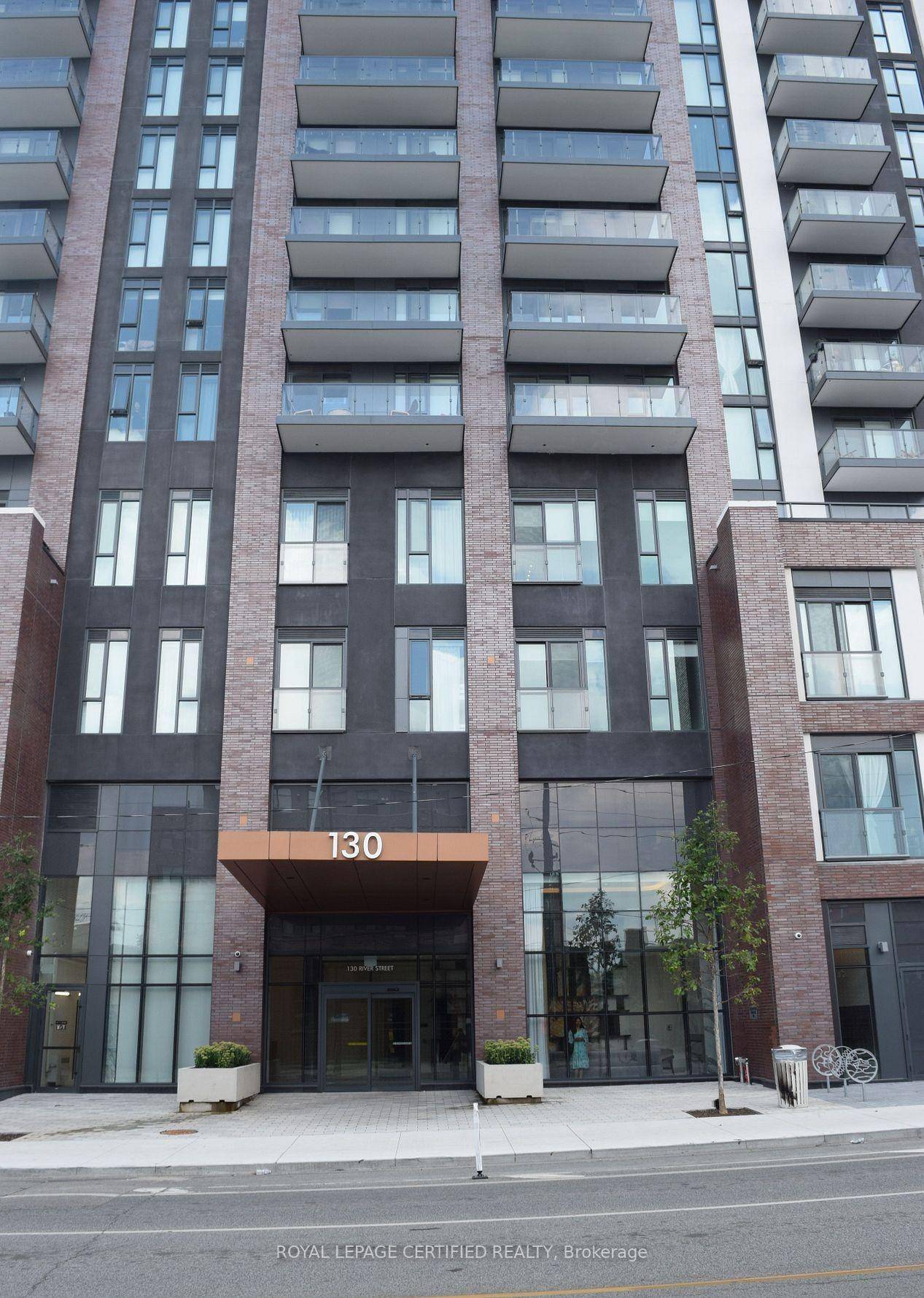 Wonderful location with world class amenities newer building includes access to gym, kids play area, BBQ in outdoor terrace, co working space, community gardening and party room.