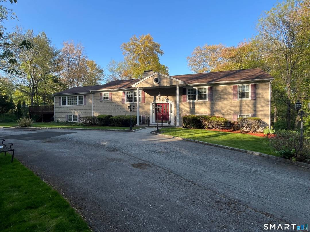 Custom Built Ranch Perfect for Entertaining.