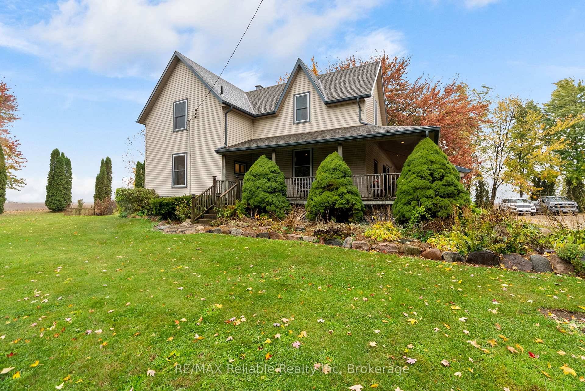 Private country acreage Retreat !