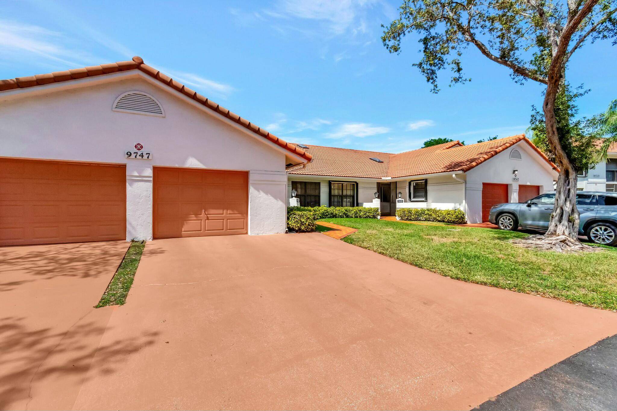 This charming 2 bedroom, 2 bathroom villa in the desirable 55 community of Sun Valley, Boynton Beach, offers the perfect blend of comfort and convenience.