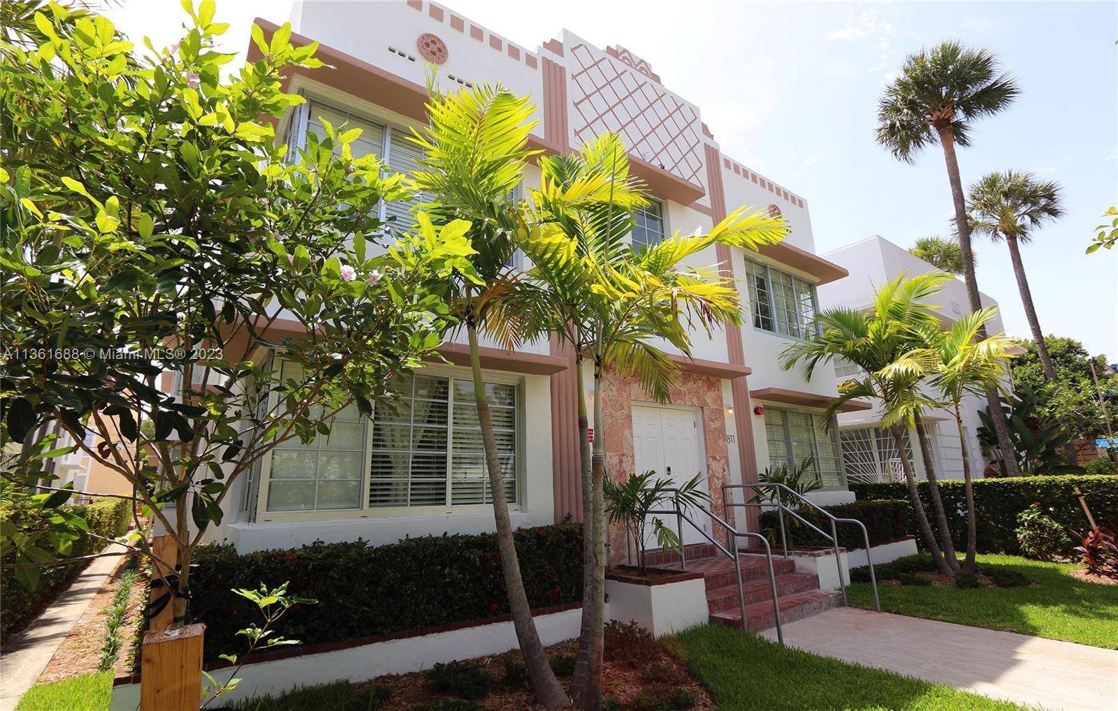 Beautiful Bright apartment in the heart of south beach great for investment.