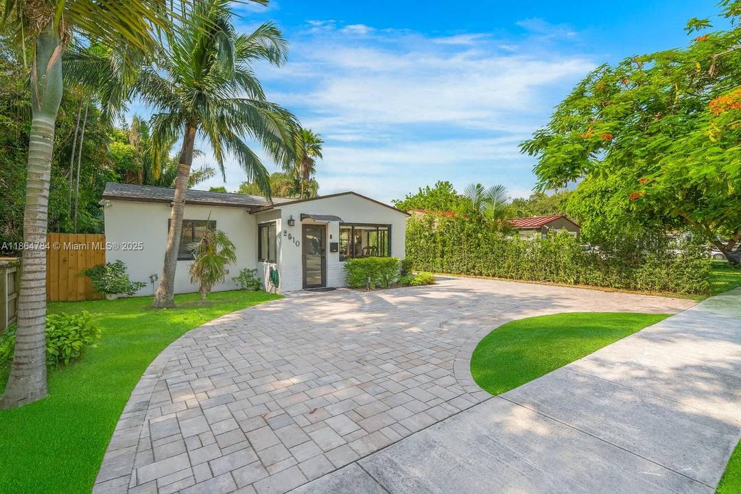 Beautifully renovated 3B 2BA move in ready home in the Heart of Hollywood.