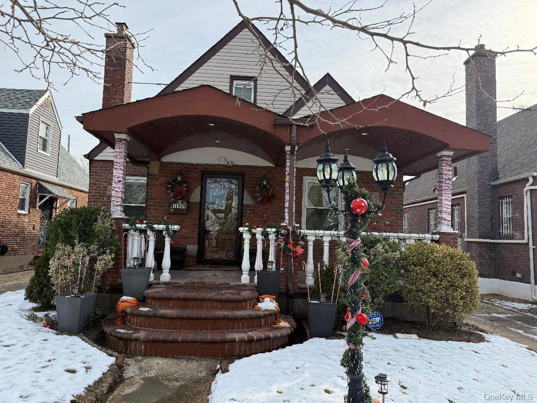 Say hello to a gorgeous one family home in Cambria Heights.