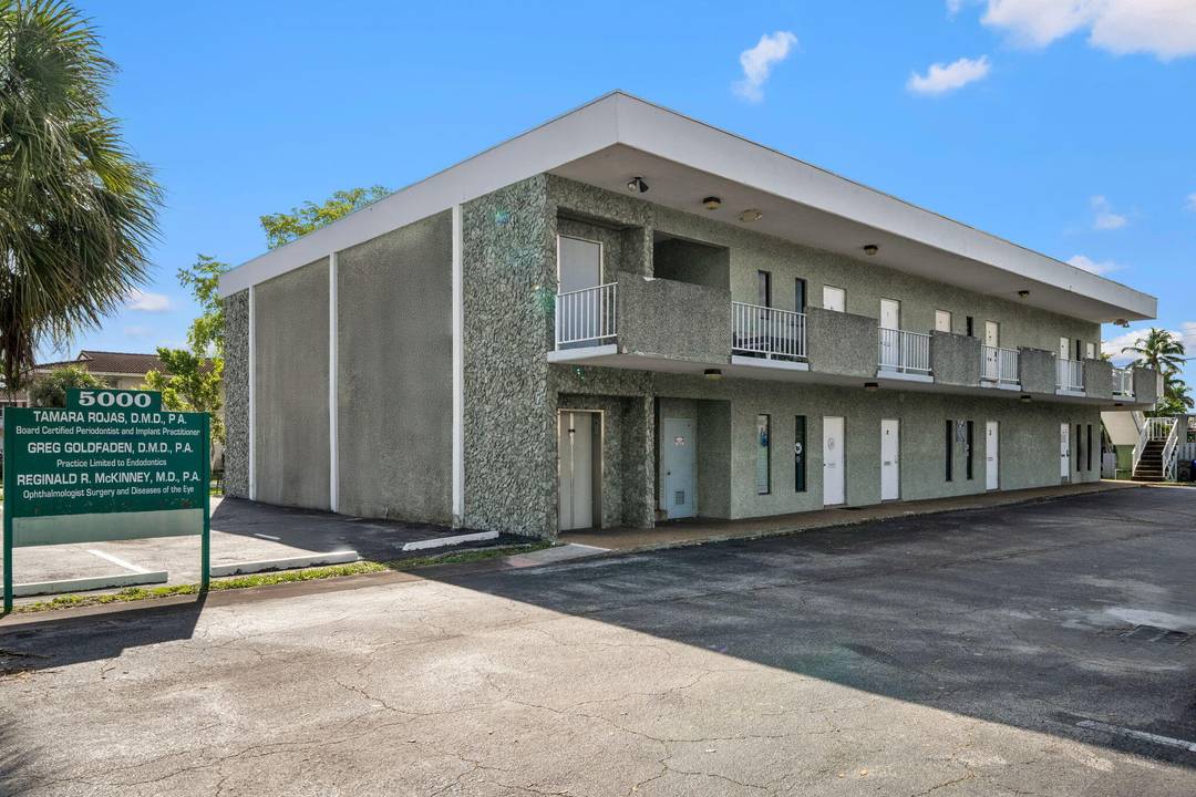 PRIME LOCATION ! Amazing Opportunity to OWN 7 Commercial Spaces in one Building on the Busiest Highways in Hollywood.