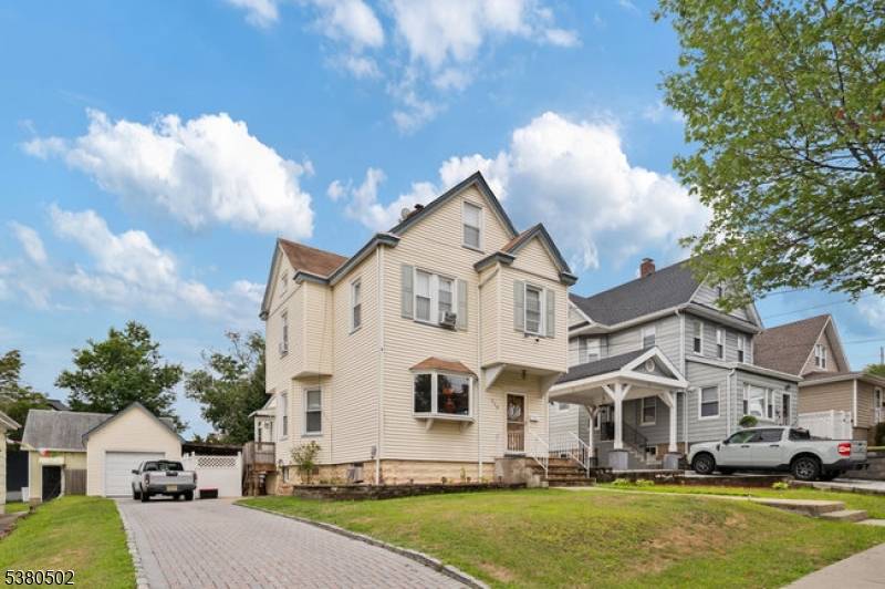 This delightful Colonial boasts 3 bedrooms, 1.