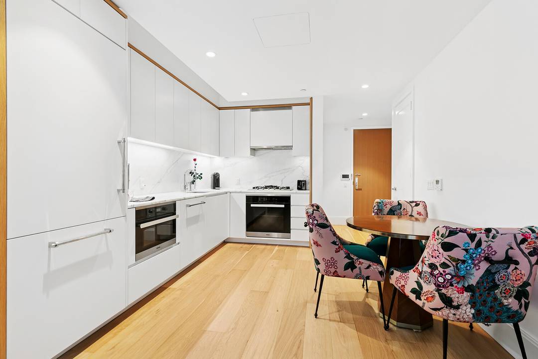 Beautiful Studio Residence 5E at The VU Welcome to Residence 5E, a beautifully designed studio apartment at The VU, Kips Bay's striking new addition to the Manhattan skyline.