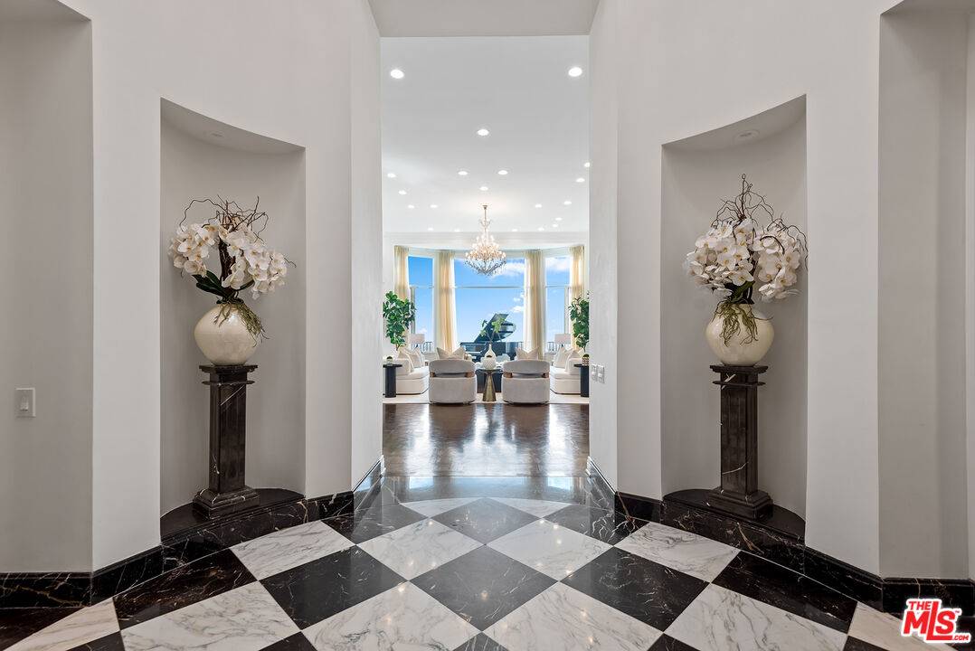 1151 N Hillcrest Rd 7BR Beverly Hills Post Office | B.H.P.O. La