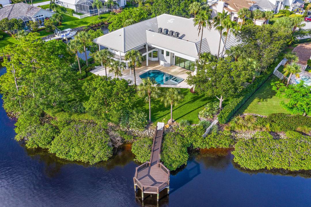 Fantastic Waterfront Home !