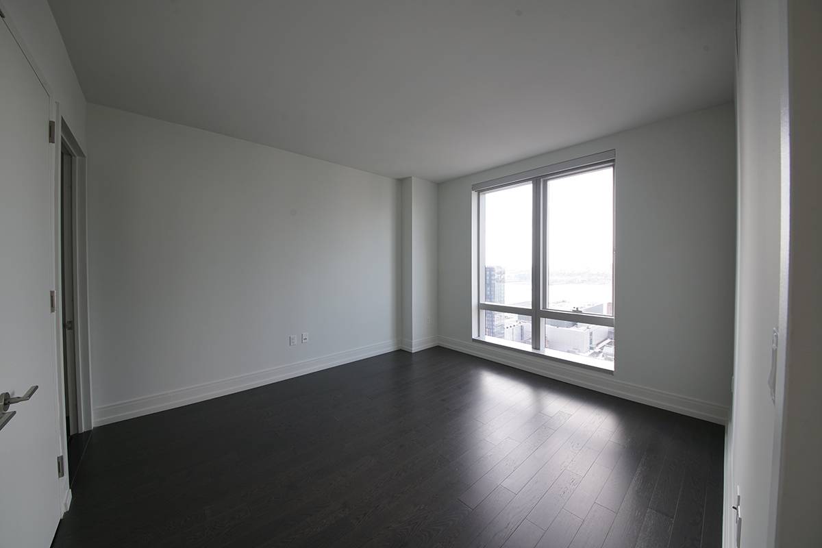 With sweeping views of the city from sunrise to sunset 555TEN towers over the new West Side.