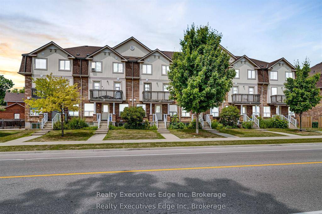 Welcome to this amazing 3 Storey townhouse with a finished basement.