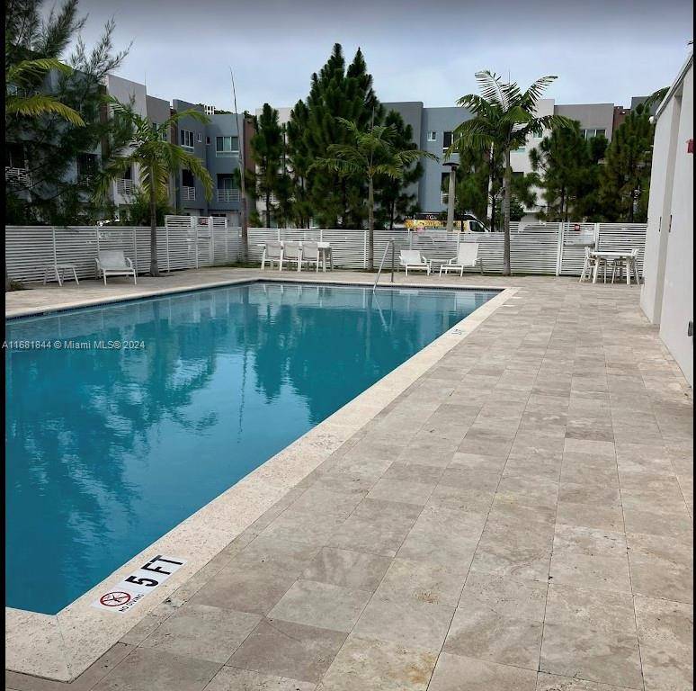 Aventura Village, This is a brand New apartment Close from the bright line new station in Aventura Fl, 1275 sqf 3 bedroom 2.