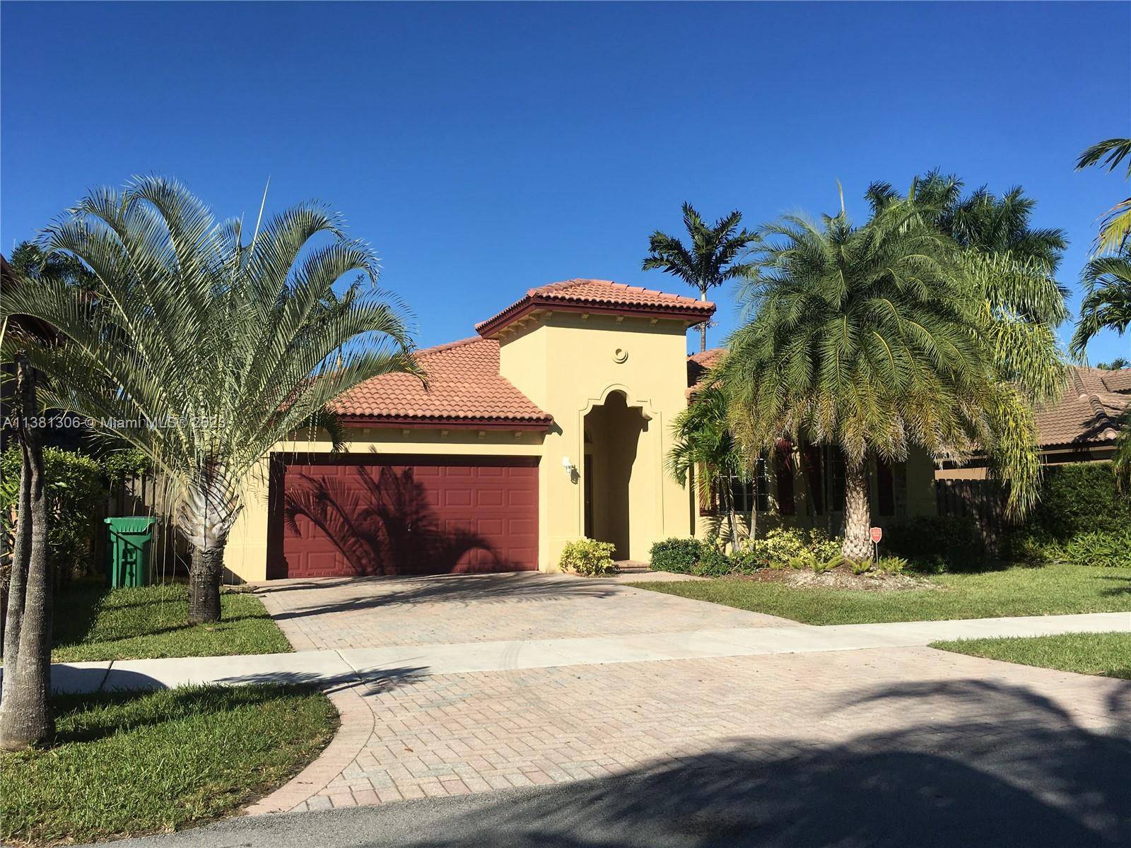 NO HOA, 3 2 SINGLE FAMILY HOME, PLUS GARAGE SPLIT PLAN BEDROOMS, GRANITE COUNTER TOPS, STAINLESS STEAL APPLIANCES, TILE FLOORS THROUGHOUT, OPEN FLOOR PLAN.