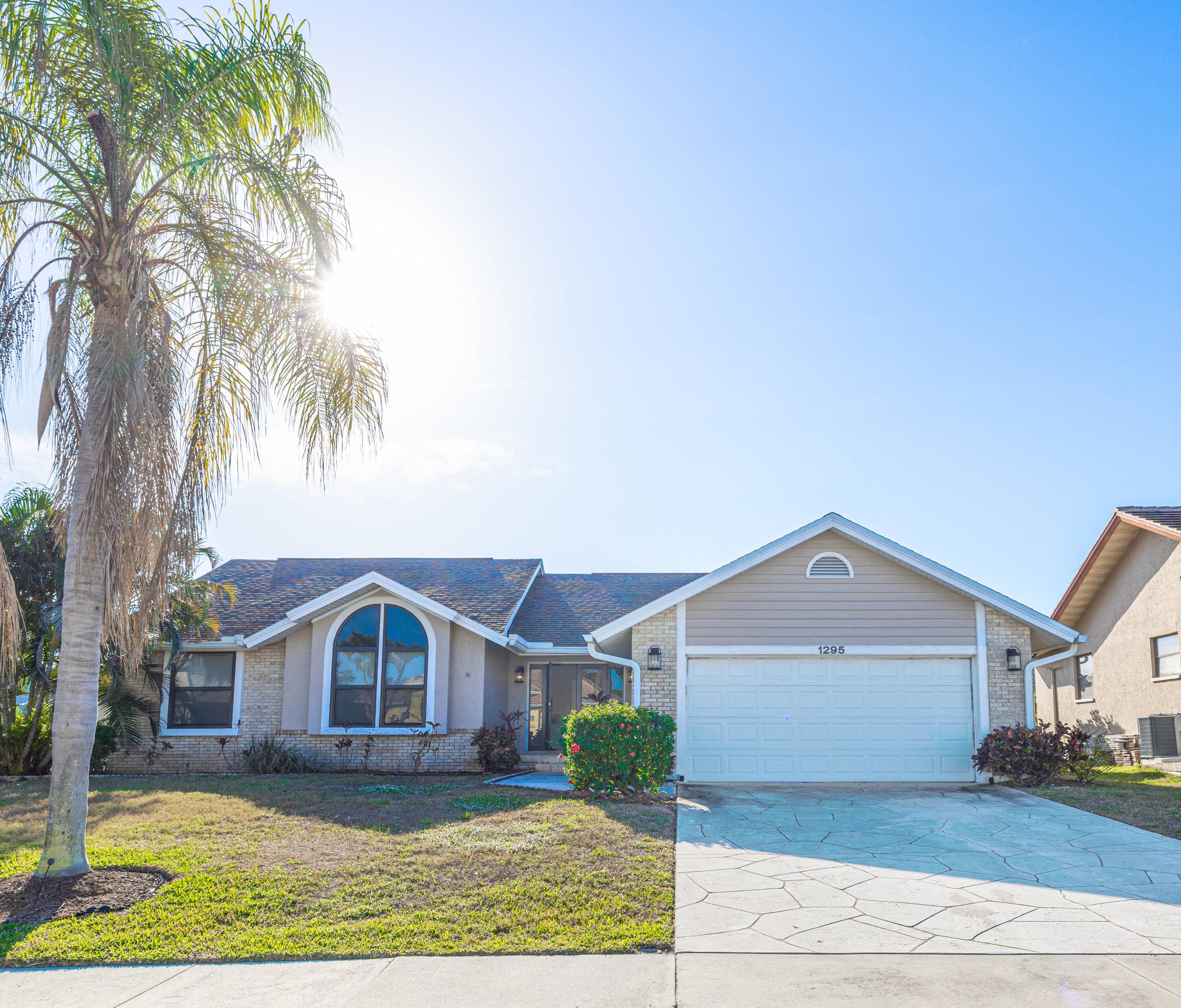 Welcome to your slice of paradise on Marco Island !