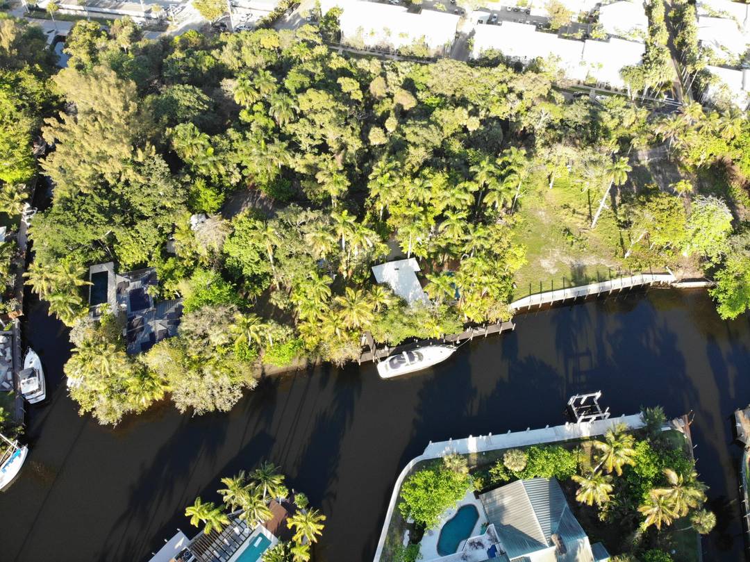 DEEP WATER OCEAN ACCESS with NO FIXED BRIDGES directly on the North Fork of the New River.