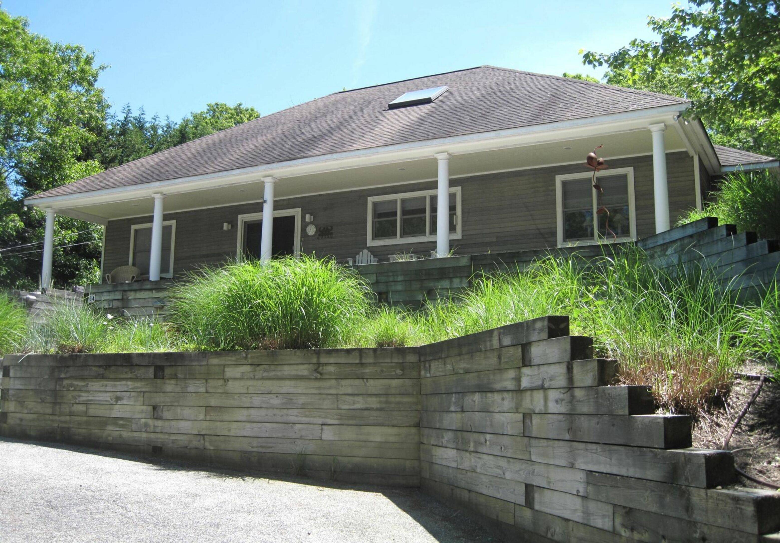 Southampton Contemporary 3 Br 2 and Half Bath Close to All