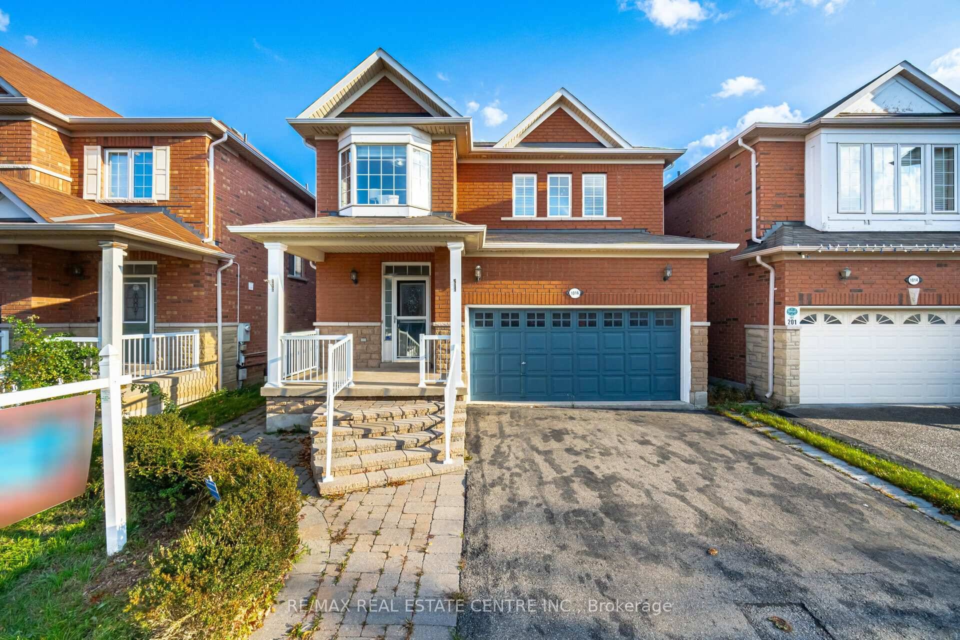 Absolutely Fantastic Detached 2 Car Garages with 36' Wide LOT gt ; gt ; LEGAL BASEMENT APARTMENT WITH SEPARATE ENTRANCE gt ; gt ; This Gorgeous Property offers 9 Feet ...