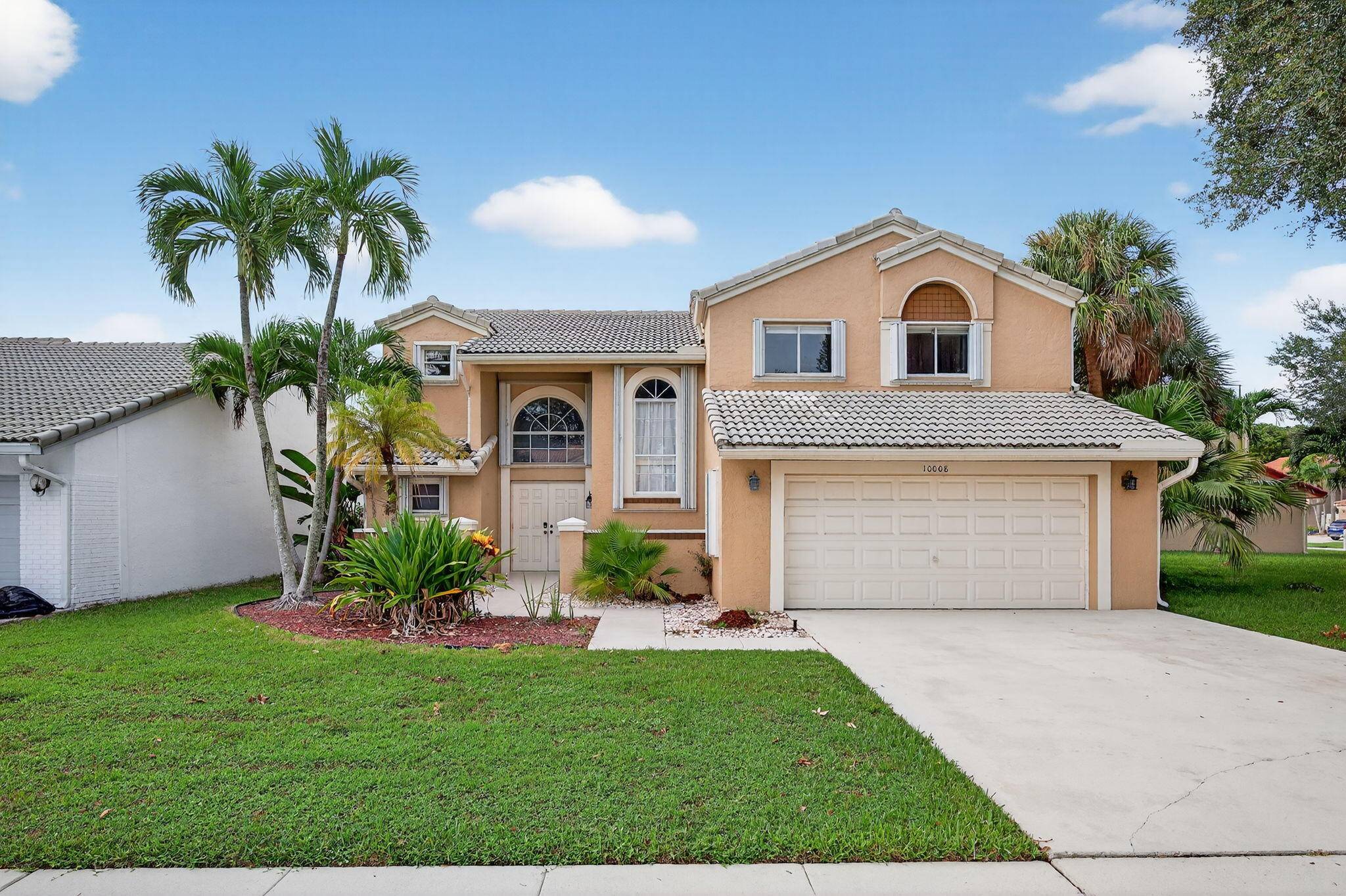 Lakefront Home 4BR 2. 5BA two story home with a huge side yard and fenced backyard.