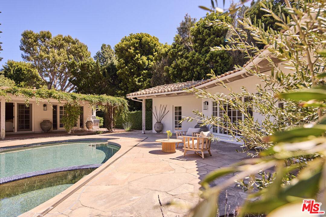 6105   Bonsall Dr 5BR Malibu La