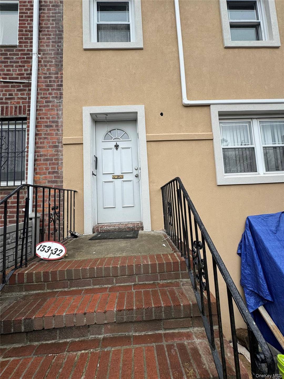 Welcome to this fully renovated 3 bedroom, 1.