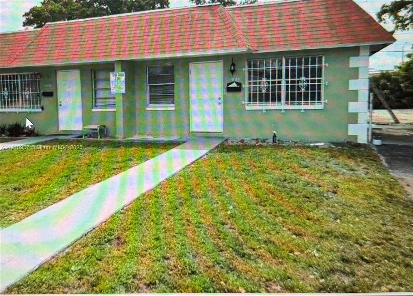 Large duplex with 2, 554 interior square footage.