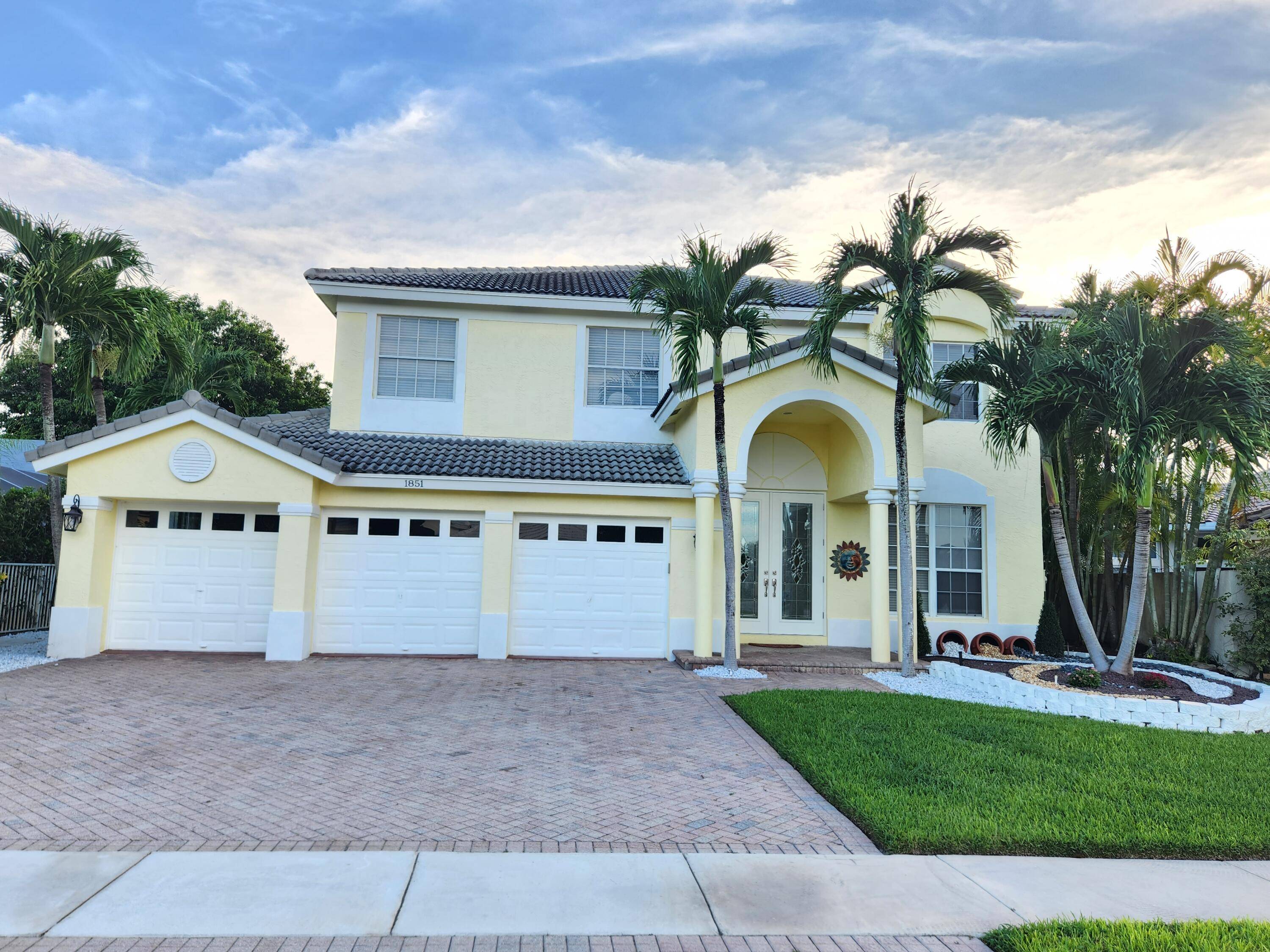 Remodeled and Pristine Pool home in gated community located very close to equestrian venues, the wellington malls, restaurants and more !