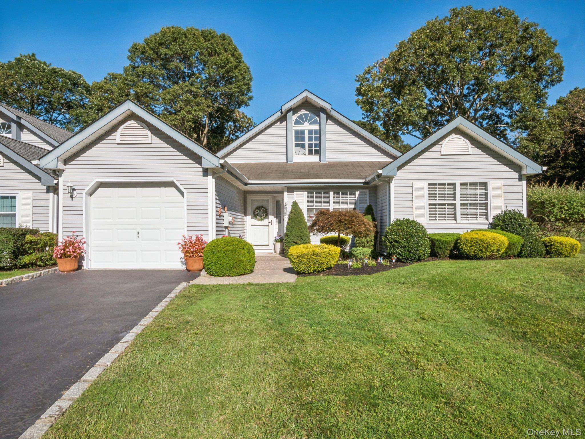 Welcome to this desirable Shady Grove model ranch in the highly sought after Strathmore on the Green gated community.