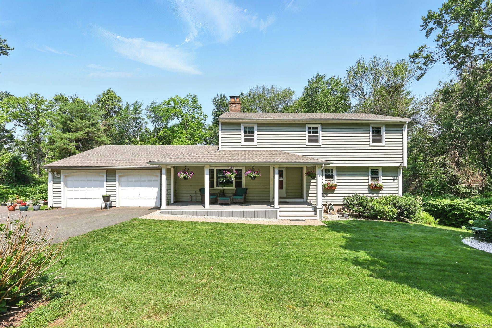 This spacious 2, 700 sq ft residence offers 5 bedrooms and 2.