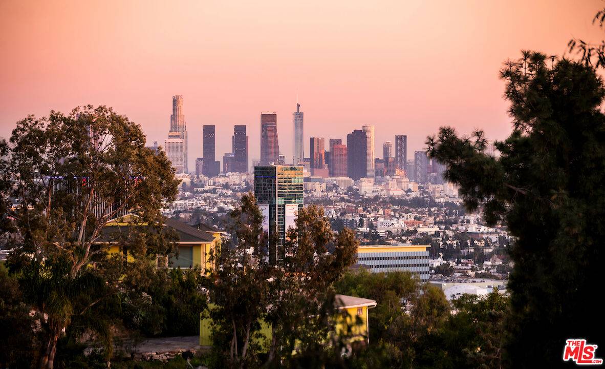 7050   La Presa Dr 4BR Hollywood Hills East La