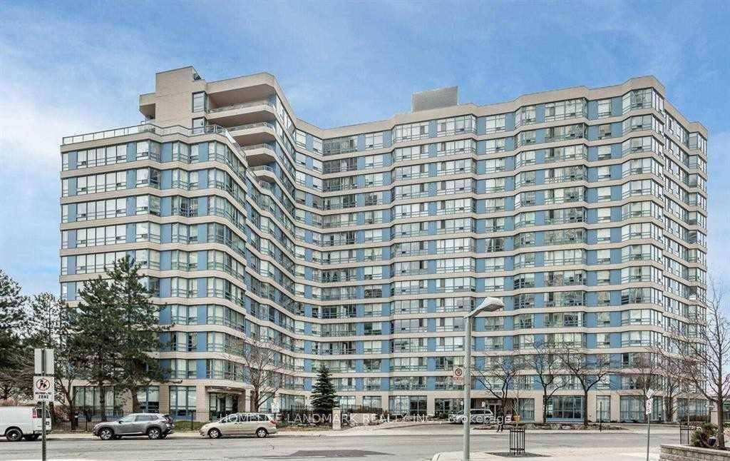 Large, Bright 1219 Sqft Corner Unit In Heart Of Mississauga !