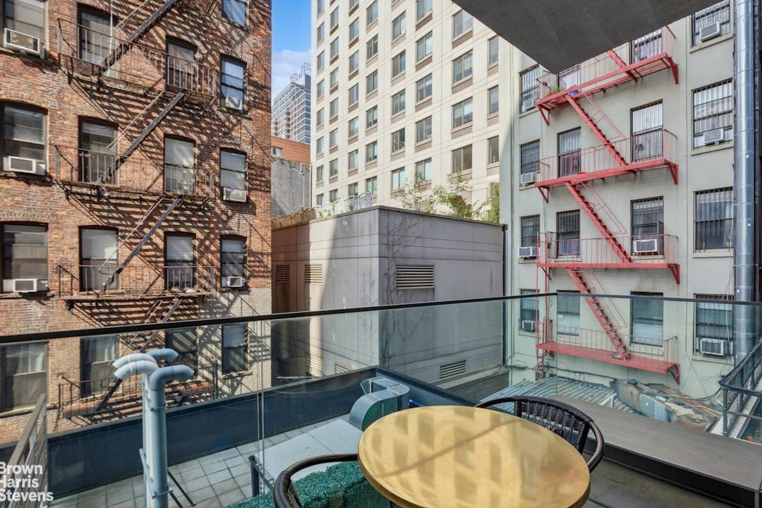 Incredible Condo Investment and Home High ceilings, southern and western light, tall windows and a balcony make this sensational space feel much larger than its square footage.