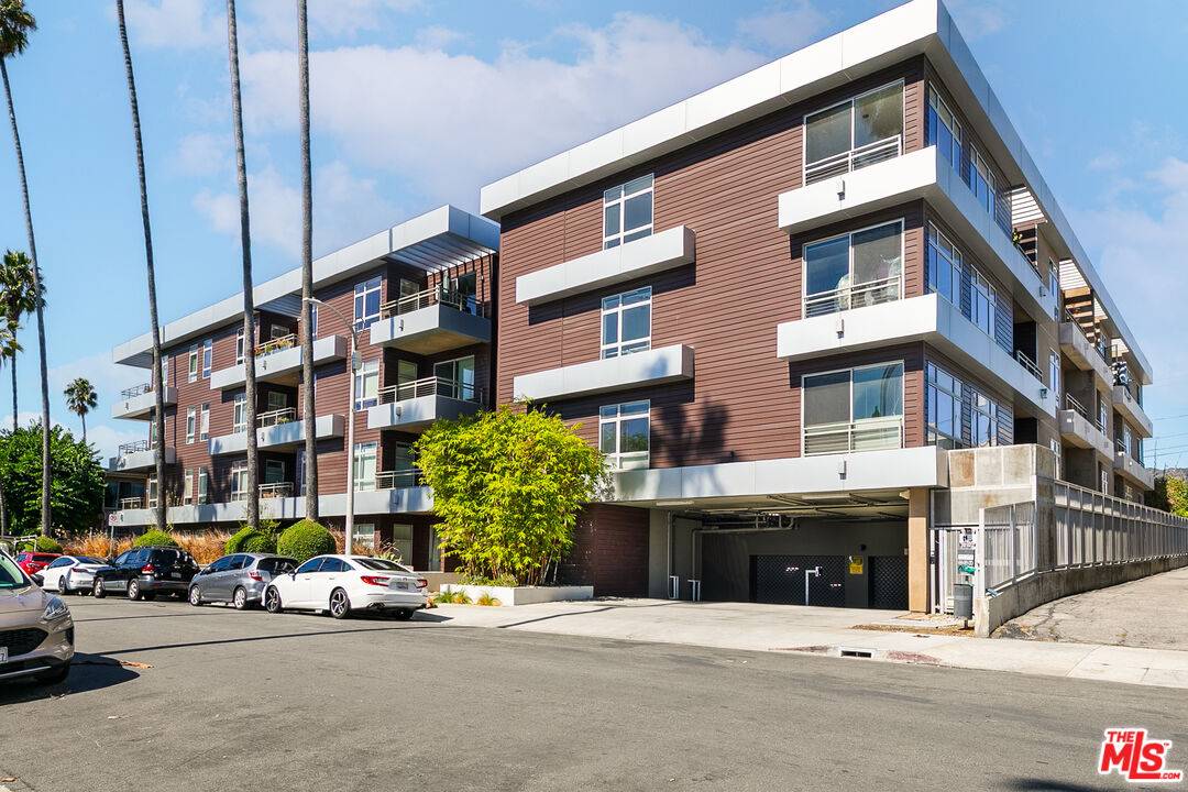 6001   Carlton Way 2BR Hollywood Hills East La