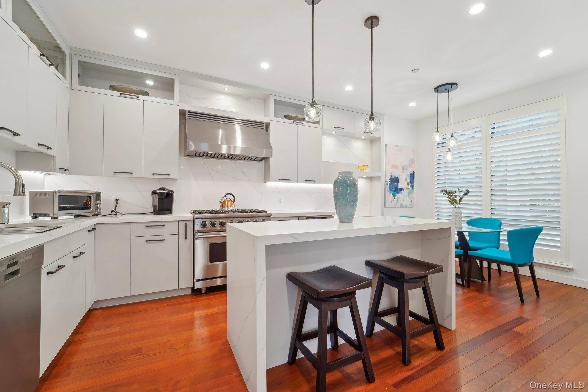 Discover a truly one of a kind townhouse at The Lofts at City Place in White Plains, NY !