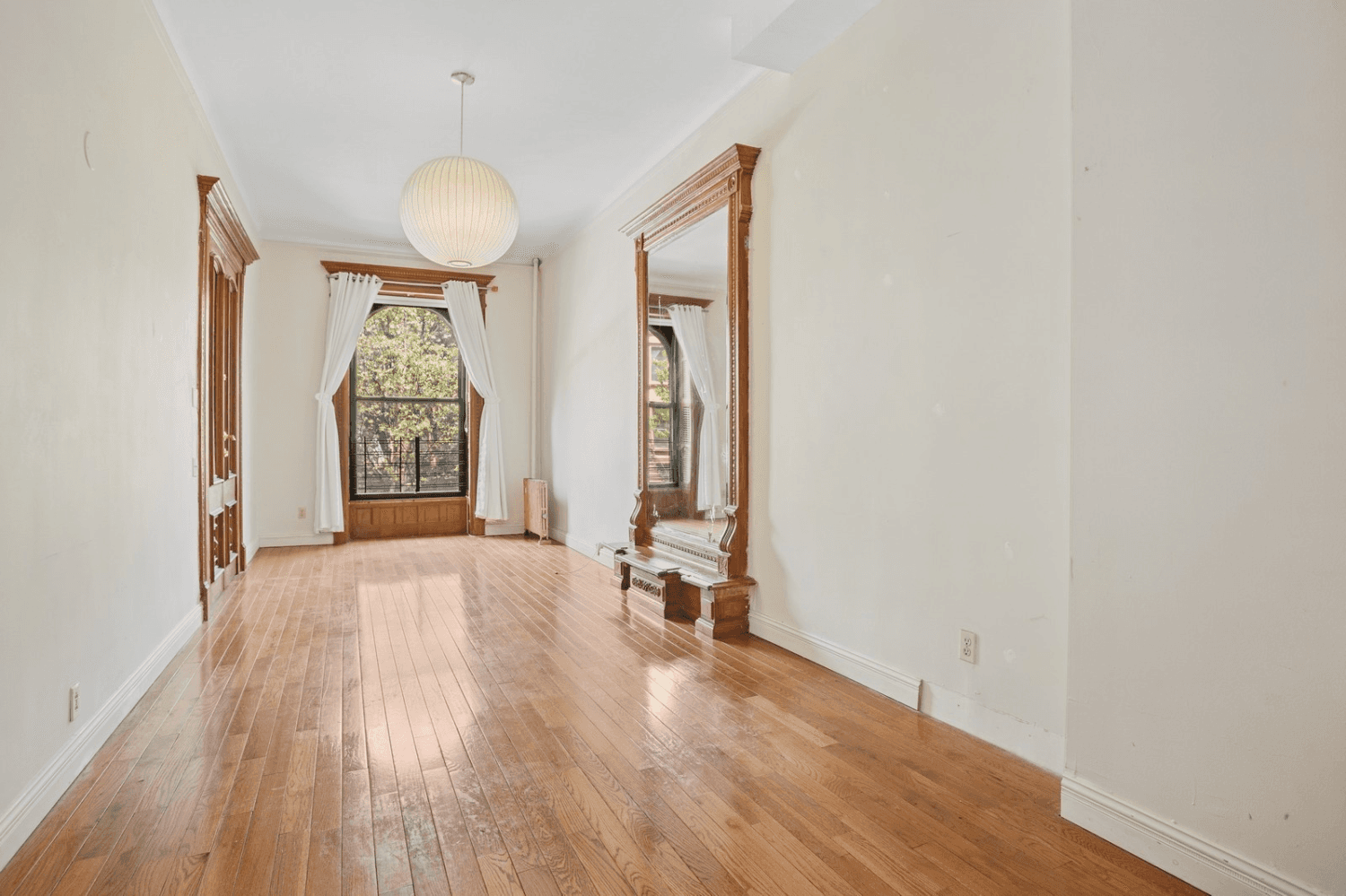 Exceptional 3 Family Townhouse in Prime Bedford Stuyvesant Welcome to 440 Greene Avenue, a beautifully maintained and thoughtfully upgraded 3 family townhouse nestled on a picturesque tree lined block in ...