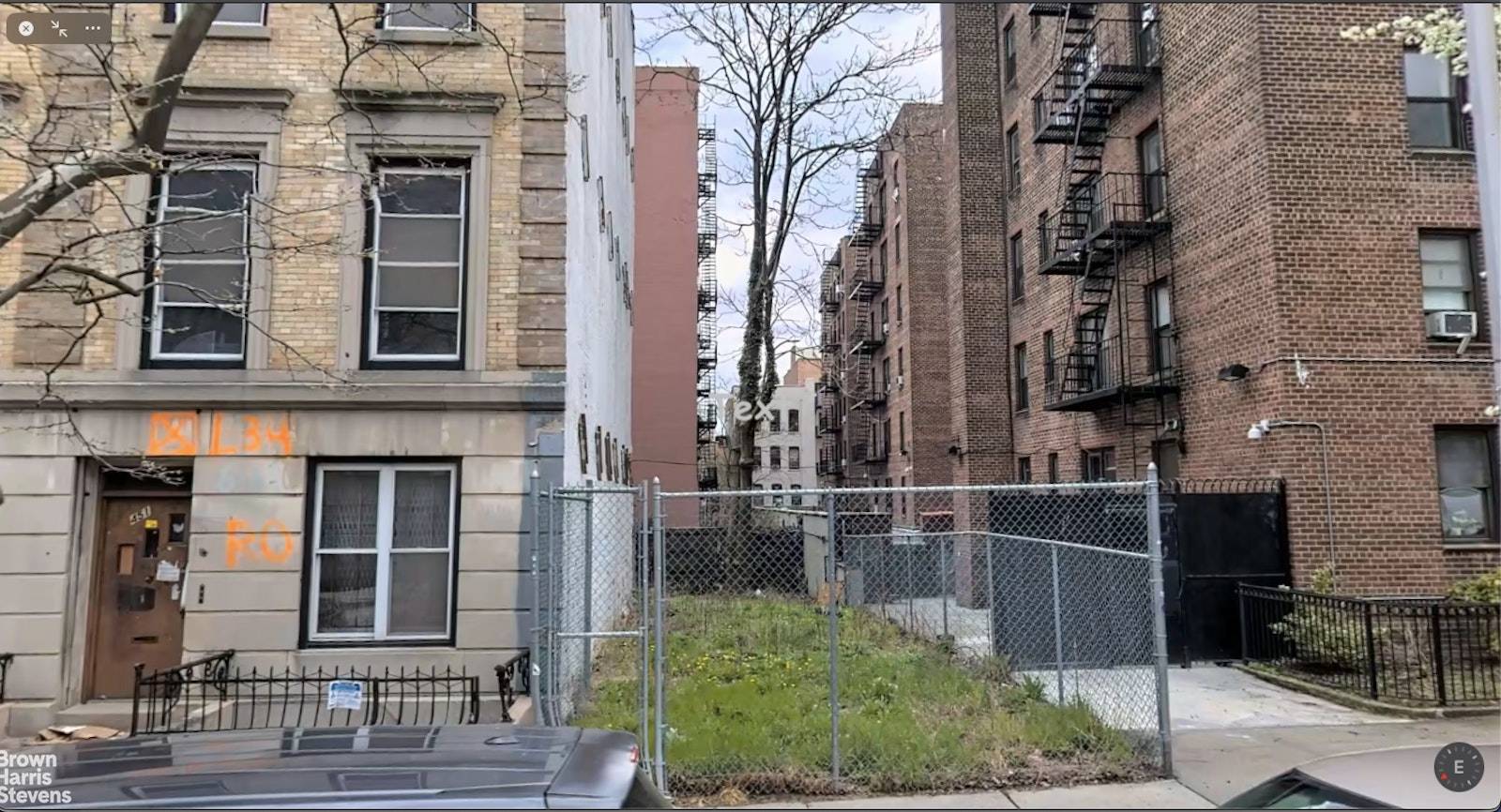 2 Vacant LotsLot Dimensions are 34ft x 68ftZoning Districts R7ATaxes 610Parcel is located near stores, restaurants, supermarkets and near Convent Garden amp ; Dance Theatre of Harlem Local subways near ...