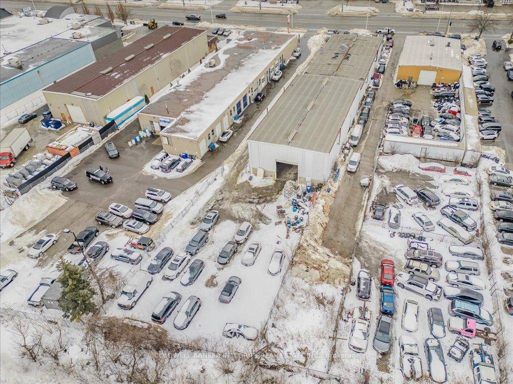 An exceptional opportunity to sublease a 6, 100 sq.