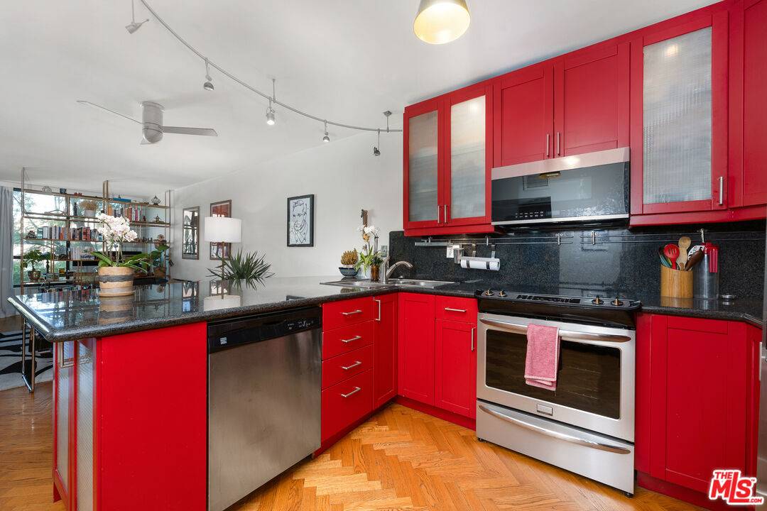 1745   Camino Palmero St 1BR Hollywood Hills East La