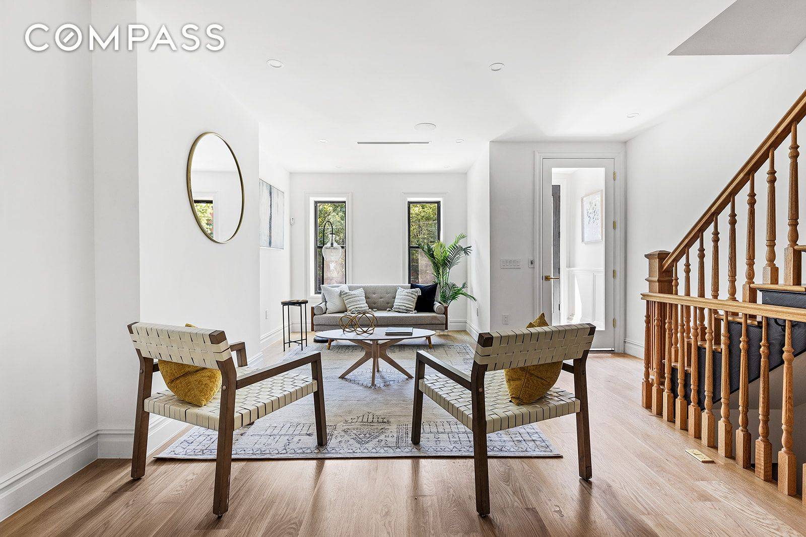 Welcome to 527 Quincy Street the hippest townhouse in Stuyvesant Heights, Brooklyn !