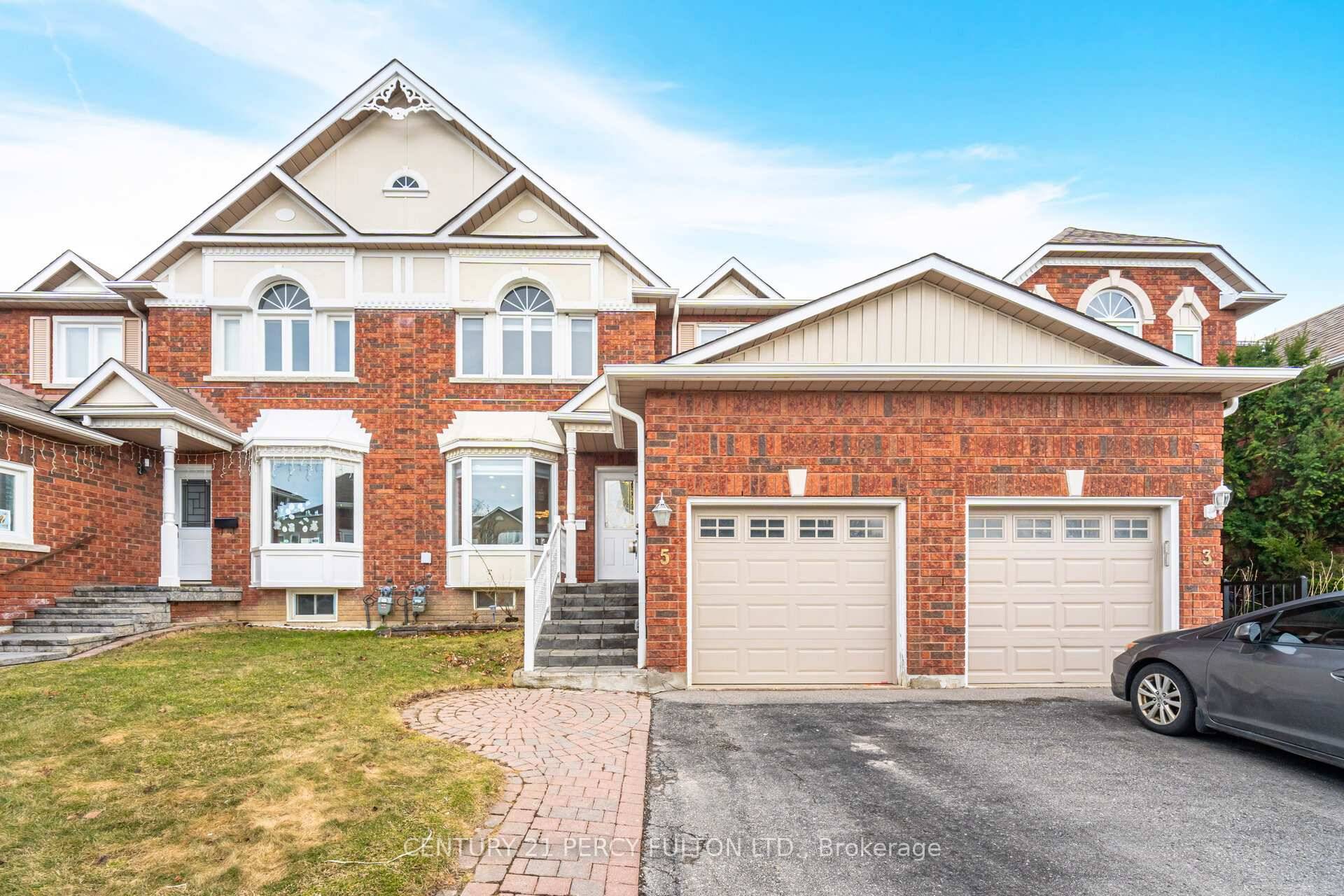 Beautiful John Boddy Built 3 Bedroom 4 Bathroom Freehold Townhouse in Pickering Village 1794 Sq Ft Quartz Bathroom amp ; Kitchen Counters and Kitchen Backsplash Walk Out from Kitchen to ...