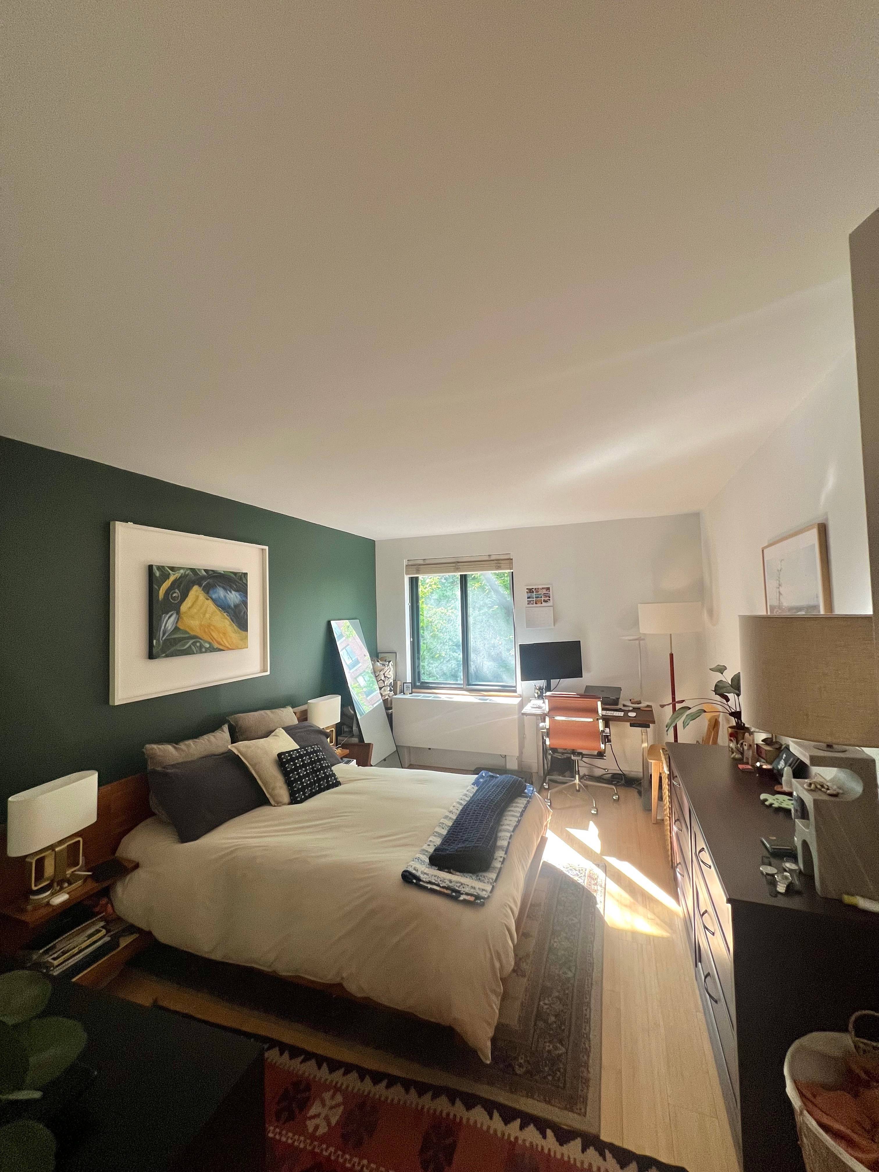 Within close distance to many hotspots including the Hudson River esplanade, Brookfield Place, One World Trade Center, and Oculus.