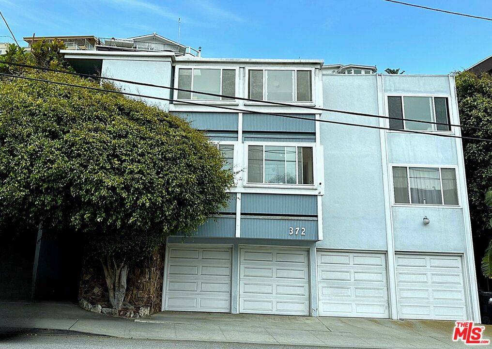 372   Pershing Dr 6BR La