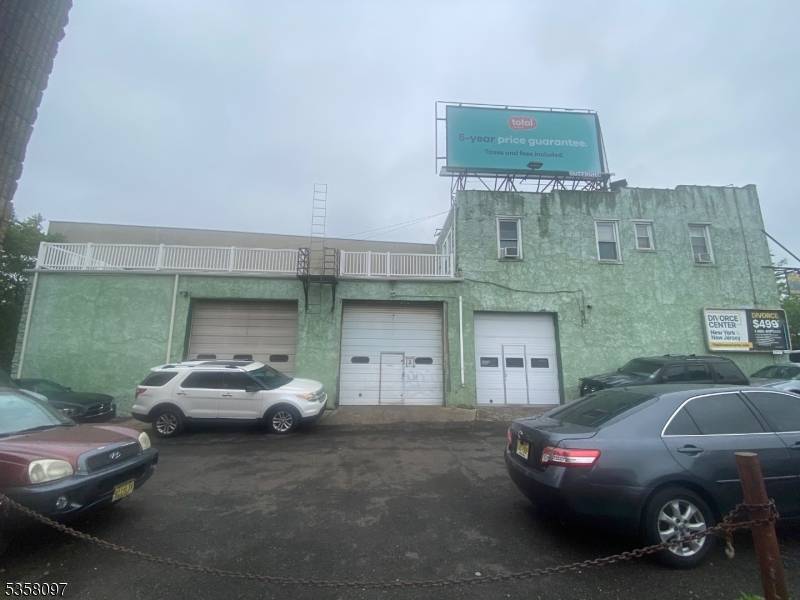 Great opportunity to own a mixed use property in a high traffic area of Elizabeth.