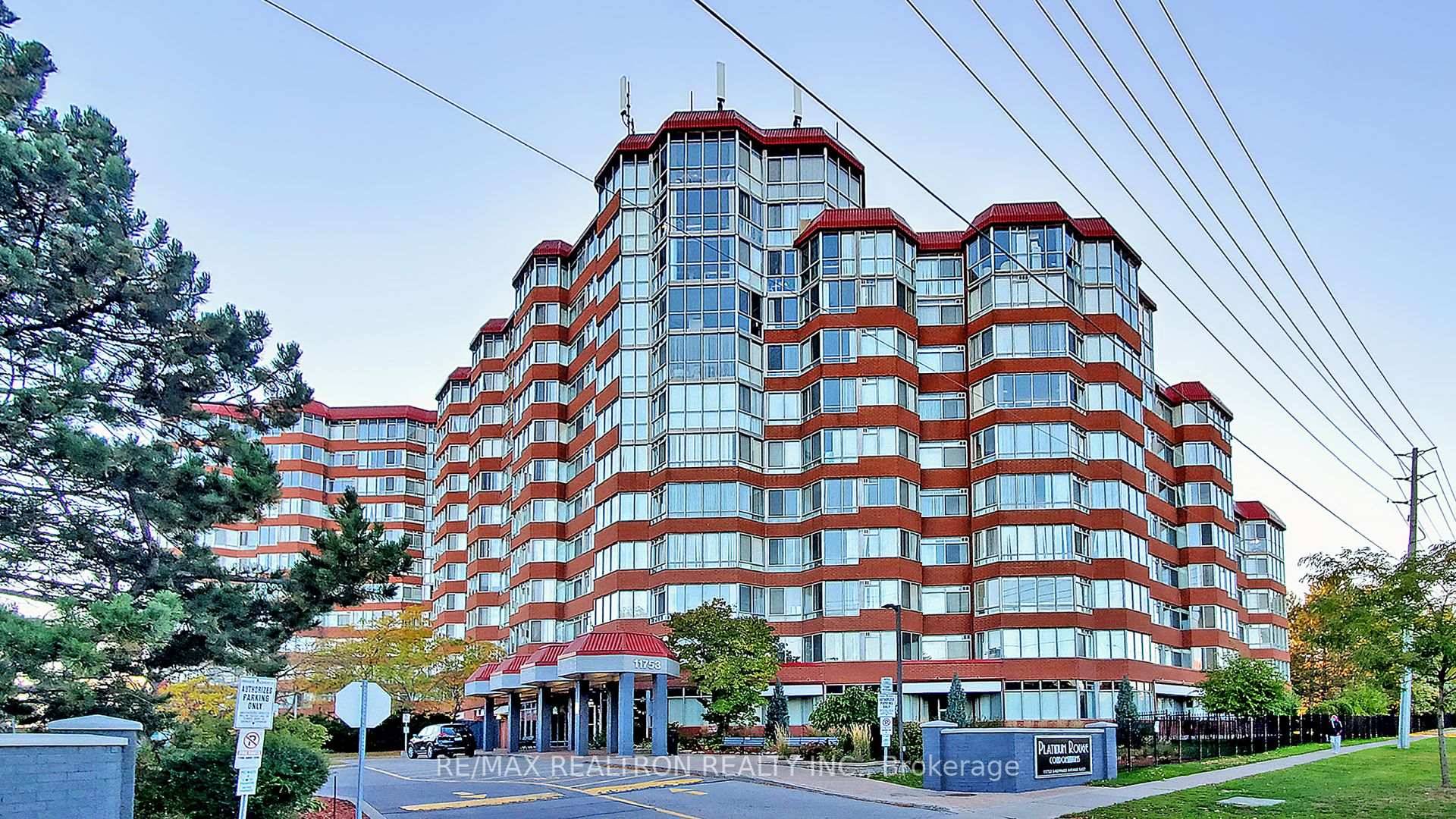 LOCATION, LOCATION. Move in Ready.
