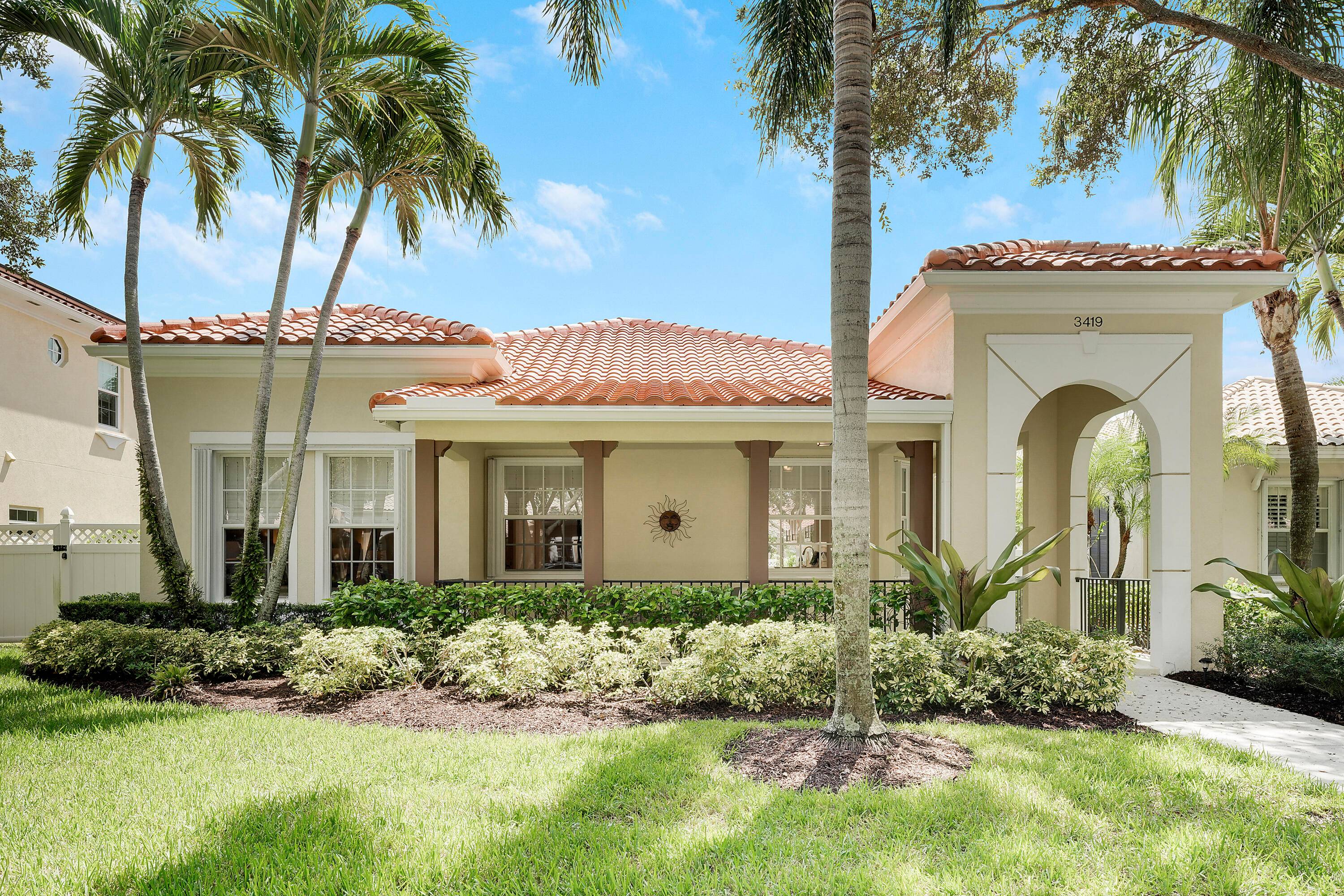 Welcome home to another Simmonds Smith Signature Home !
