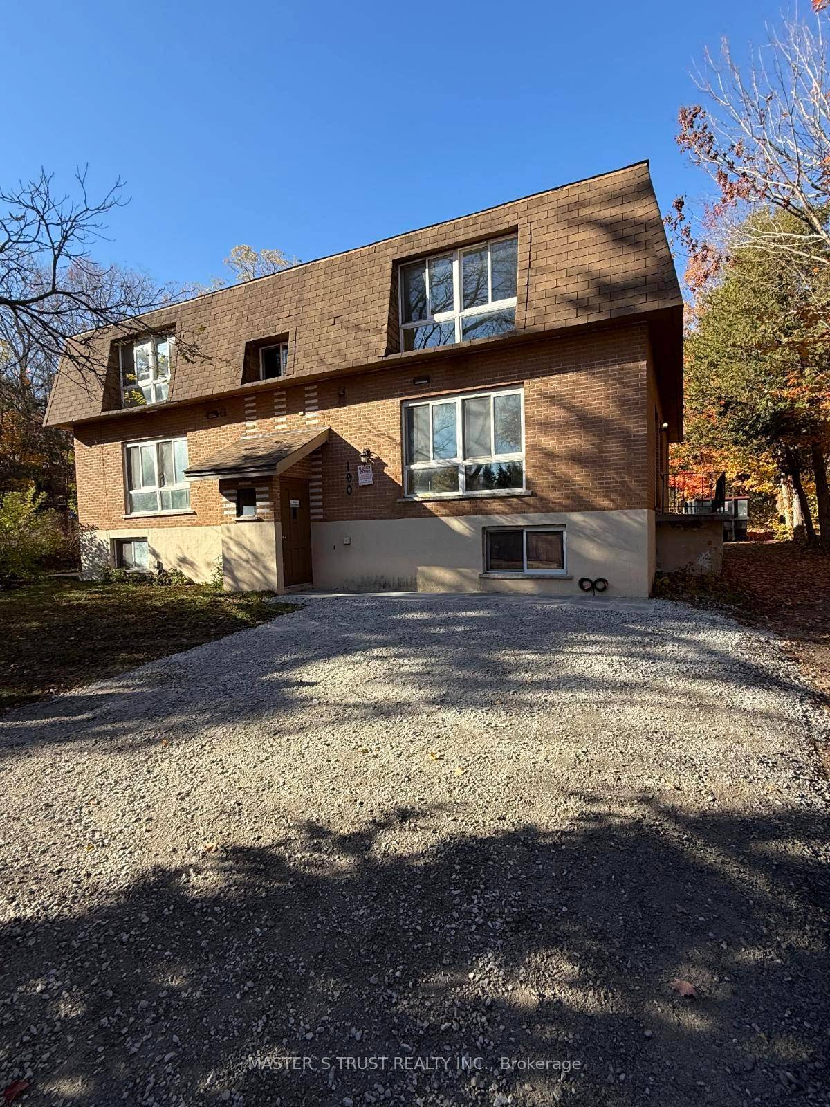 Rarely available 3 bedroom apartment in one of the most sought after neighbourhoods near Couchiching Beach !